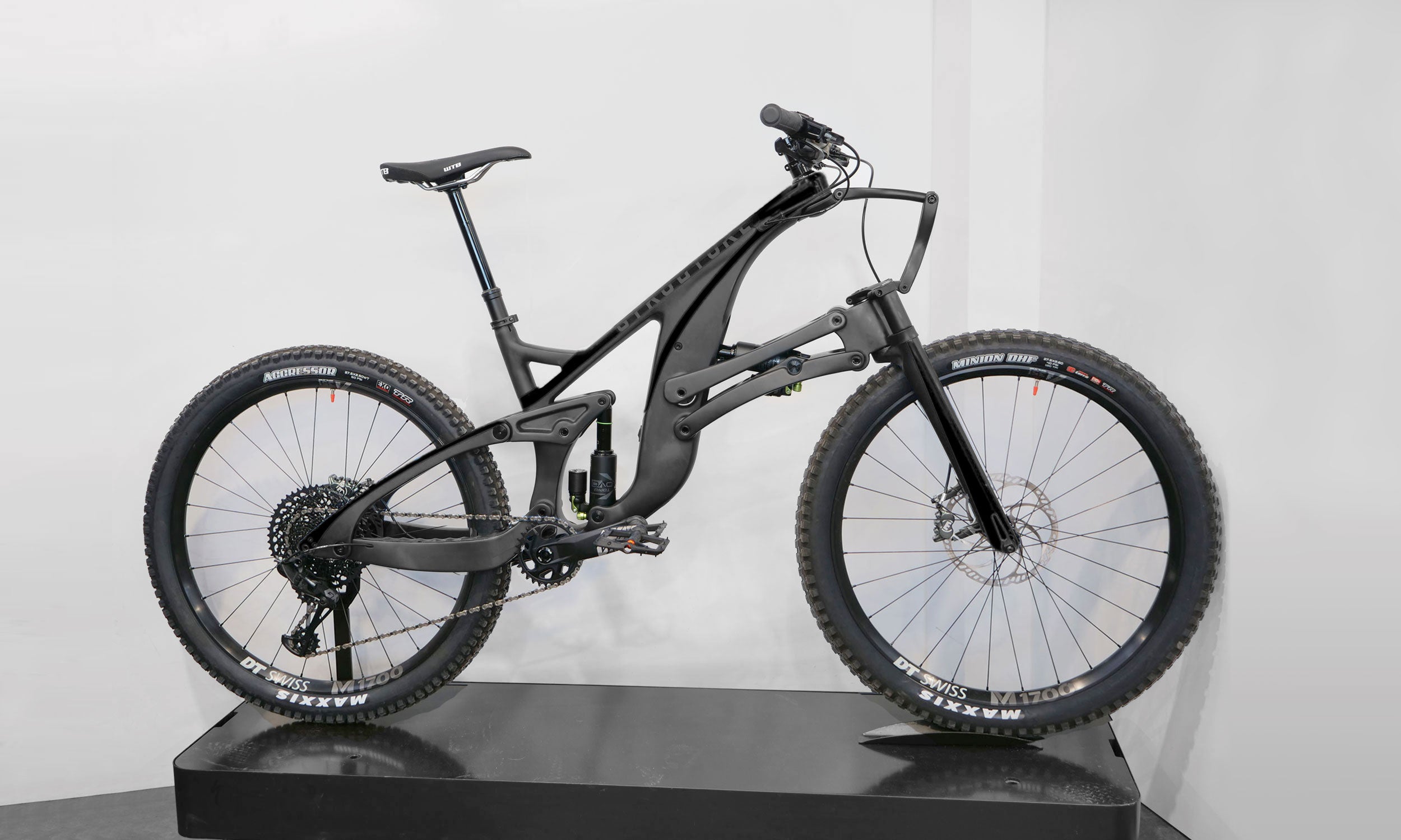 SCW1 Janus Black Matte Carbon