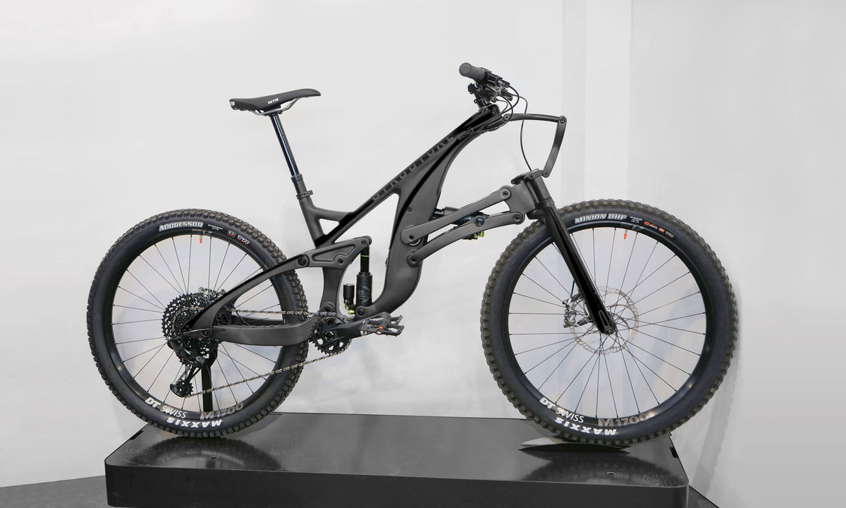 SCW1 Janus Black Matte Carbon